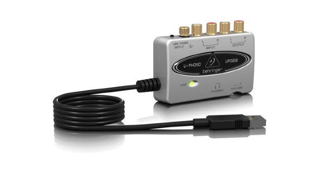Behringer UFO202 - цифровой аудиоинтерфейс с предусилителем, для оцифровывания записи с ленты и вини